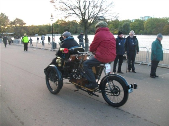 Photo:The same Humber Forecar as above setting out for Brighton from London's Hyde Park, Sunday 3rd November at around 7.45am
