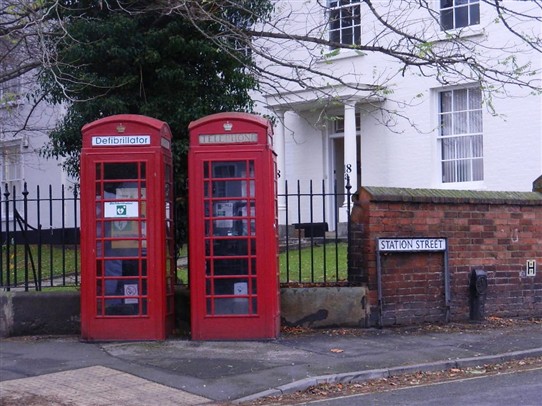 Photo:Phone boxes at Bingham on the corner of Market Place and Station Street.