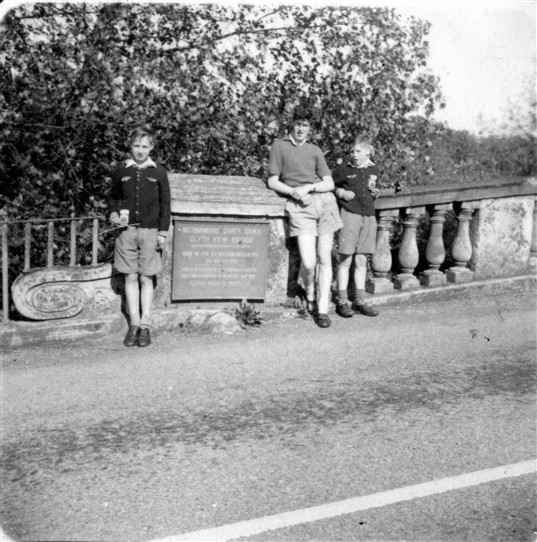 Photo:Blyth bridge circa 1949