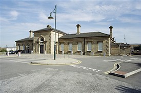 Photo:Mansfield Station in the 1990s
