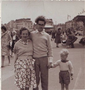 Photo:Elaine, Bill and David Coyne at the seaside, late 1950s