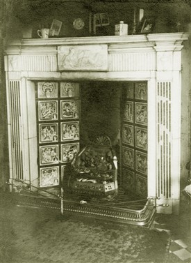 Photo:Fireplace at Gunthorpe Hall