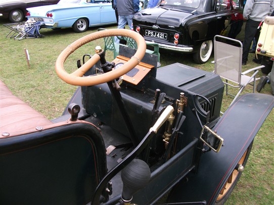 Photo:The distinctive single-spoked steering wheel of the early Humberettes