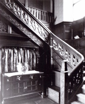 Photo:Oak staircase