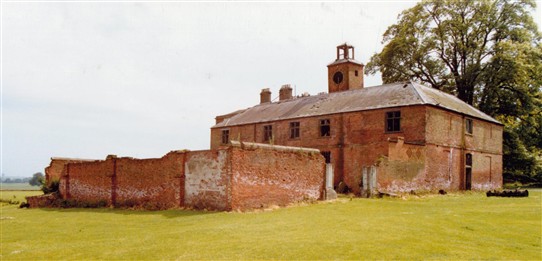 Photo:Rear of former hunting lodge and stables - looking north east from the grounds