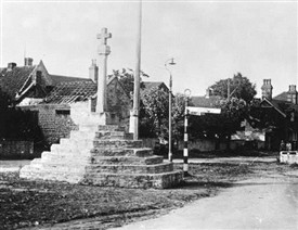 Photo:Top Cross, Linby, in 1947