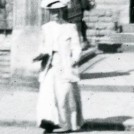 Photo:A lady visiting The Gilstrap Public Library in Newark c.1914