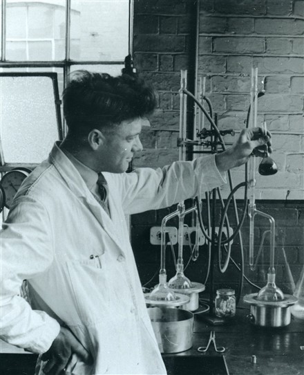 Photo:Laboratory worker, Newark, 1950s