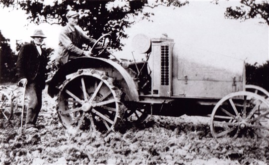 Photo:Early tractor in use on a farm at Caunton near Newark