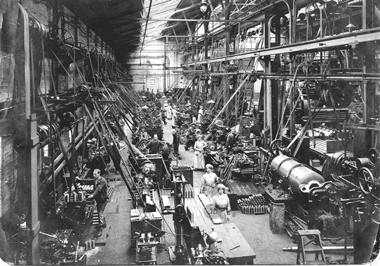 Photo:Women workers in James Simpson & Co. Ltd at Balderton near Newark