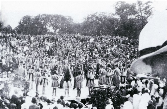 Photo:11.  The procession ended at Sconce Hills to the south of Newark.  Here races were run on the Bottom Hills while on the Top Hills competitions in skipping (seen here), singing and performing 'Action Songs' were held on a central wooden platform.  To make the day complete each child was issued with a ticket for a bun and a glass of lemonade