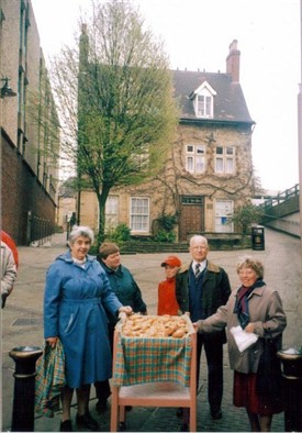 Photo:The distribution in 2004 on Stockwell Street