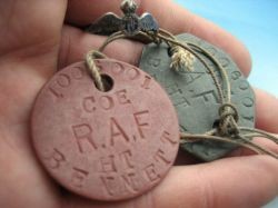 Photo:Dog tag of the kind forged for von Werra